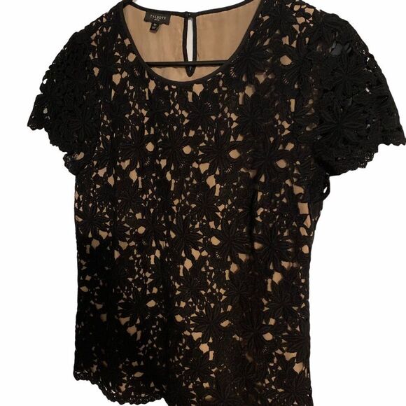 Talbots Black scalloped Lace Top lined size 8P - Picture 1 of 6